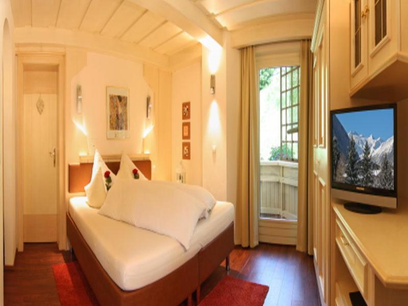 Aparthotel Kroesbacher Fulpmes Oda fotoğraf